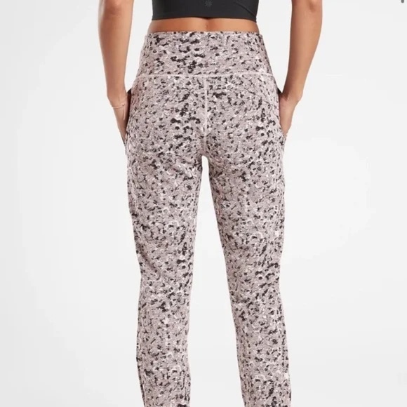 Athleta Salutation Textured Jogger Pants Women's Size Medium - Picture 2 of 14